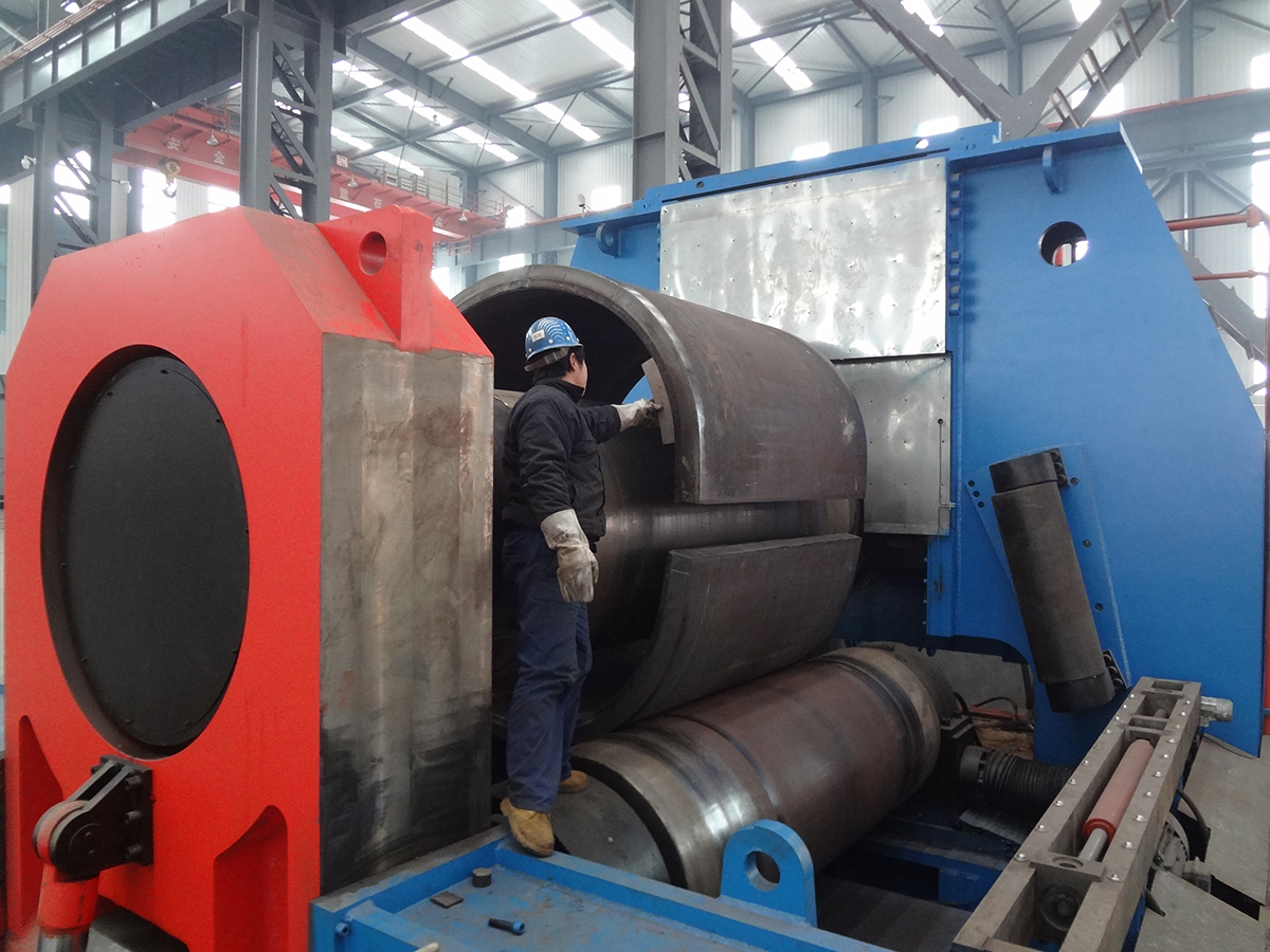 數(shù)控液壓水平下調(diào)式冷、熱卷板機(jī)（冷卷200mm）